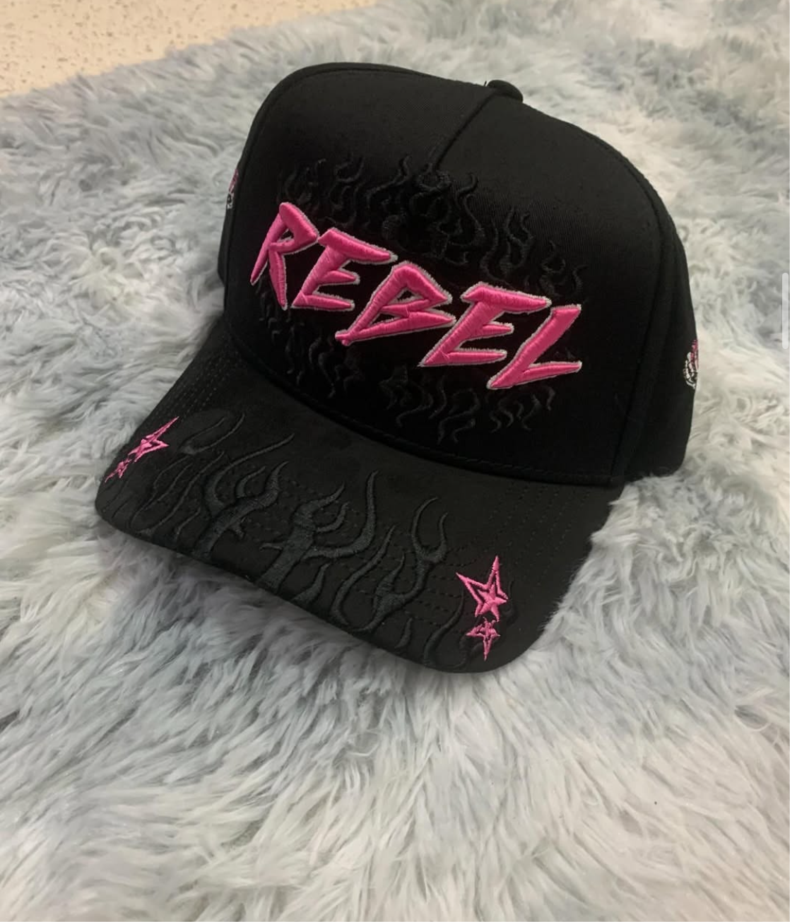 Rebel rosa