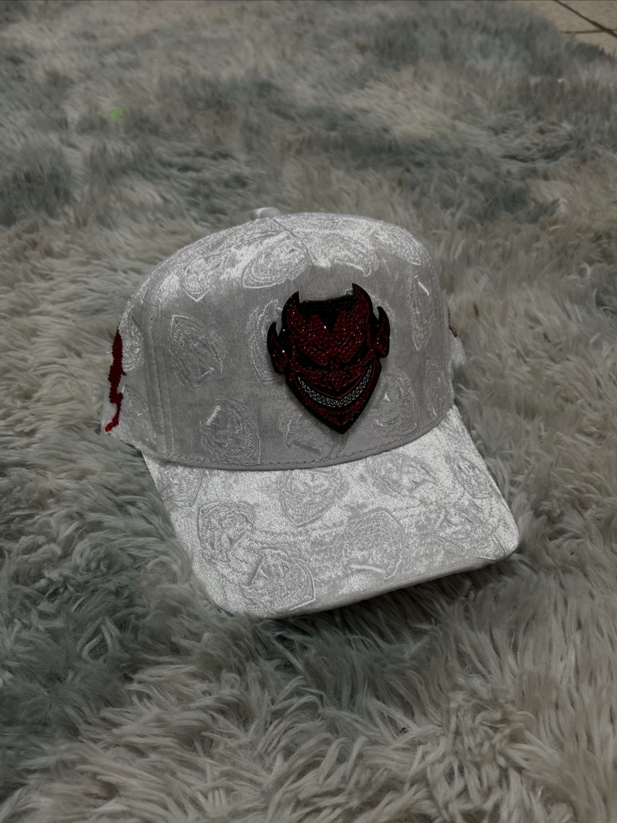 Chuki hats V2 white